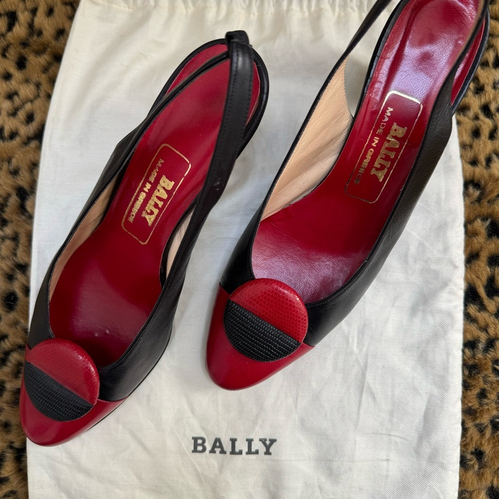 ❤️BALLY🖤Vintage BLACK & RED LEATHER SLINGBACK,NEW HEELS👠 size 6 Exc. condition.